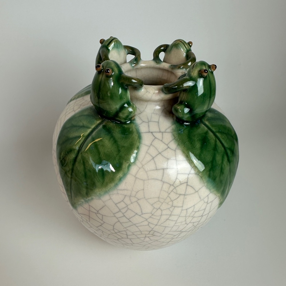 VTG Majolica Frog‎ Round Ceramic Art Pottery Vase